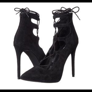 Steve Madden Yeskia Black Sued Heels!
